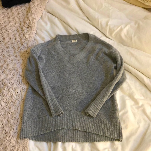 Garage sweater🤍 - Picture 1 of 1